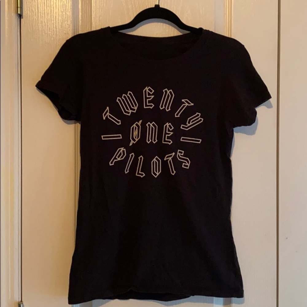 Black and White Twenty One Pilots T-shirt